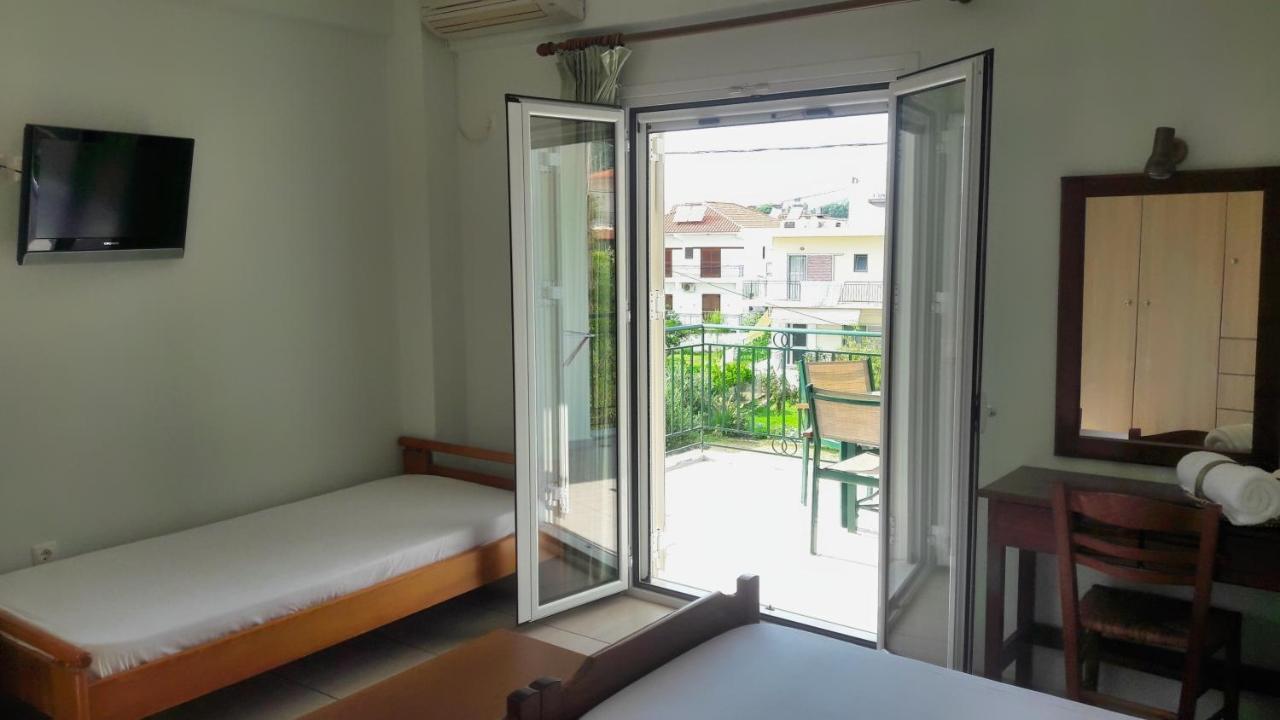 Vasiliki Apartments Stoúpa Exterior foto